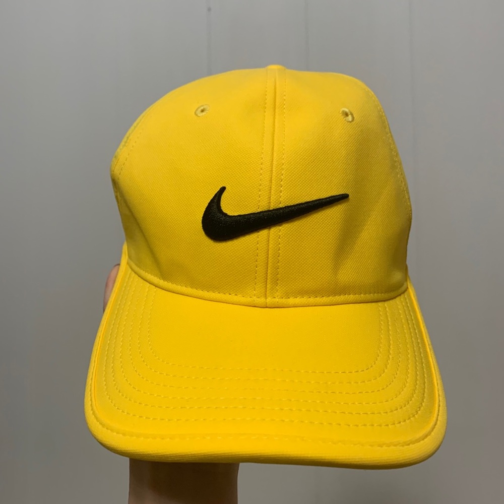 Yellow Nike golf hat